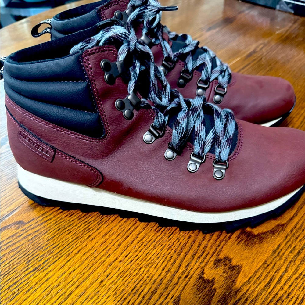 MERRELL Women’s Size 11 Alpine Hiker Hiking Boots 
Burgundy /Black/Grey